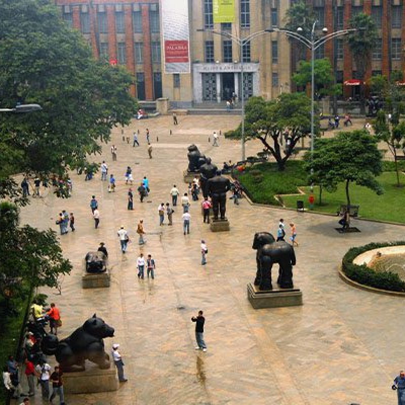 Plaza Botero Medellin (14)